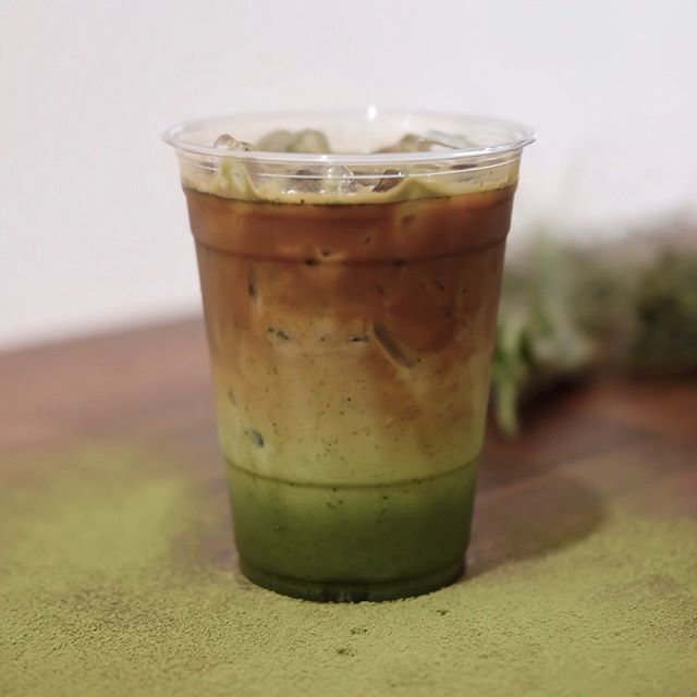 When matcha meet espresso.
How doest it taste? Let’s come and try Matcha Fusion!
Stay matcha and caffeinated!
•
•
•
•
#anakkopi #masfotokopi #baristadaily #manmakecoffee #cupsinframe #proudofyourlocalcoffeeshop #espresso #kyototower #coldbrew #matcha #coffee #kopi #tea #…