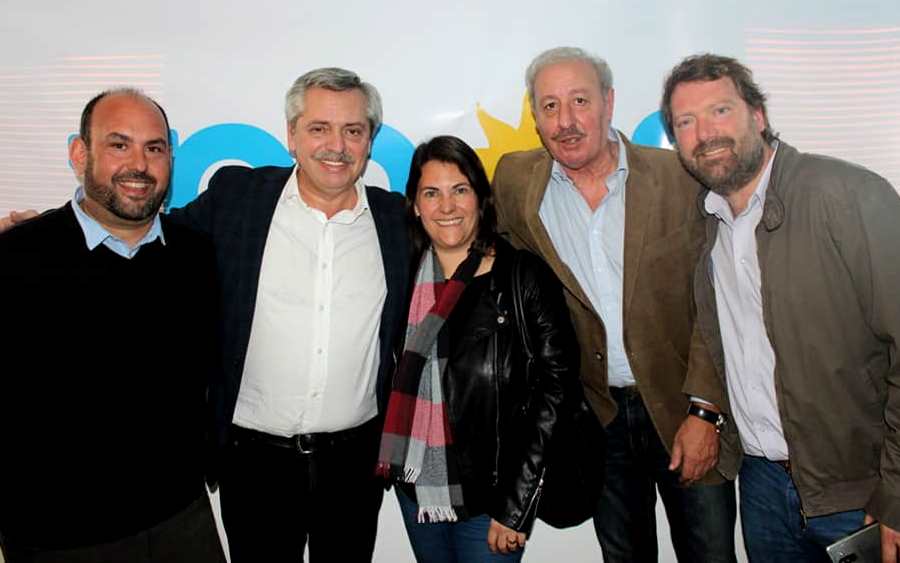 Con una caminata por el centro de Baradero, @Esteban_Sanzio cierra la campaña de cara a las PASO bit.ly/2YuB0rG