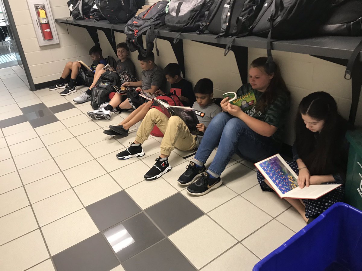 language_middle's tweet photo. It was great to have our Toros back today! It’s going to be a great year! #wowlessons #literacyforhall #firstdayofschool @Hall_Schools https://t.co/BUWmStUomm