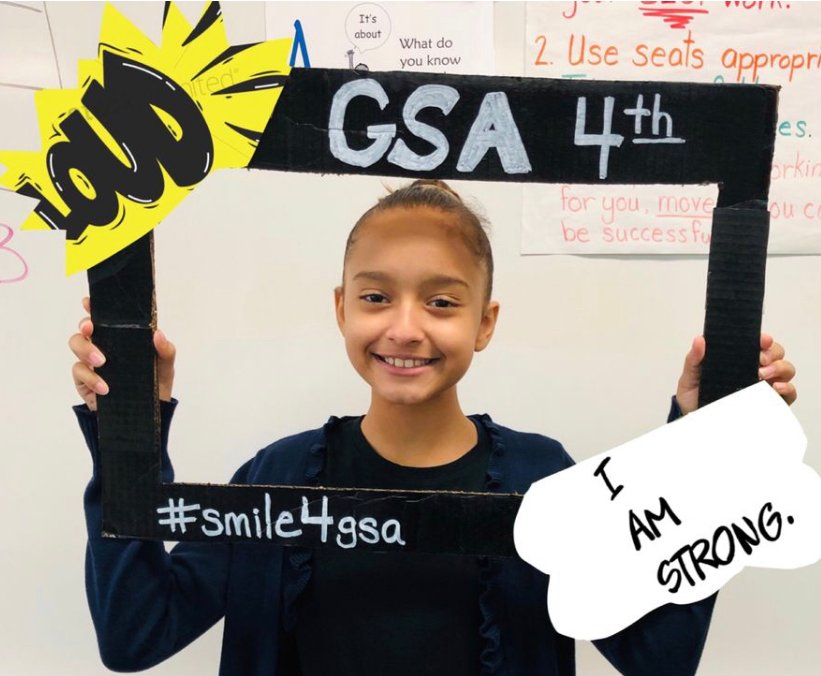 geekyteachergsa's tweet photo. Keynote project I did with my 4ths. Started with frame at Open House/Day One. Picked words to describe ourselves. Imported frame pic &amp; descriptive word pics into Keynote and using Instant Alpha, &amp; we made better, personalized pics! #everyonecancreate #smile4gsa #gatorsareamazing https://t.co/2f0JGopekn
