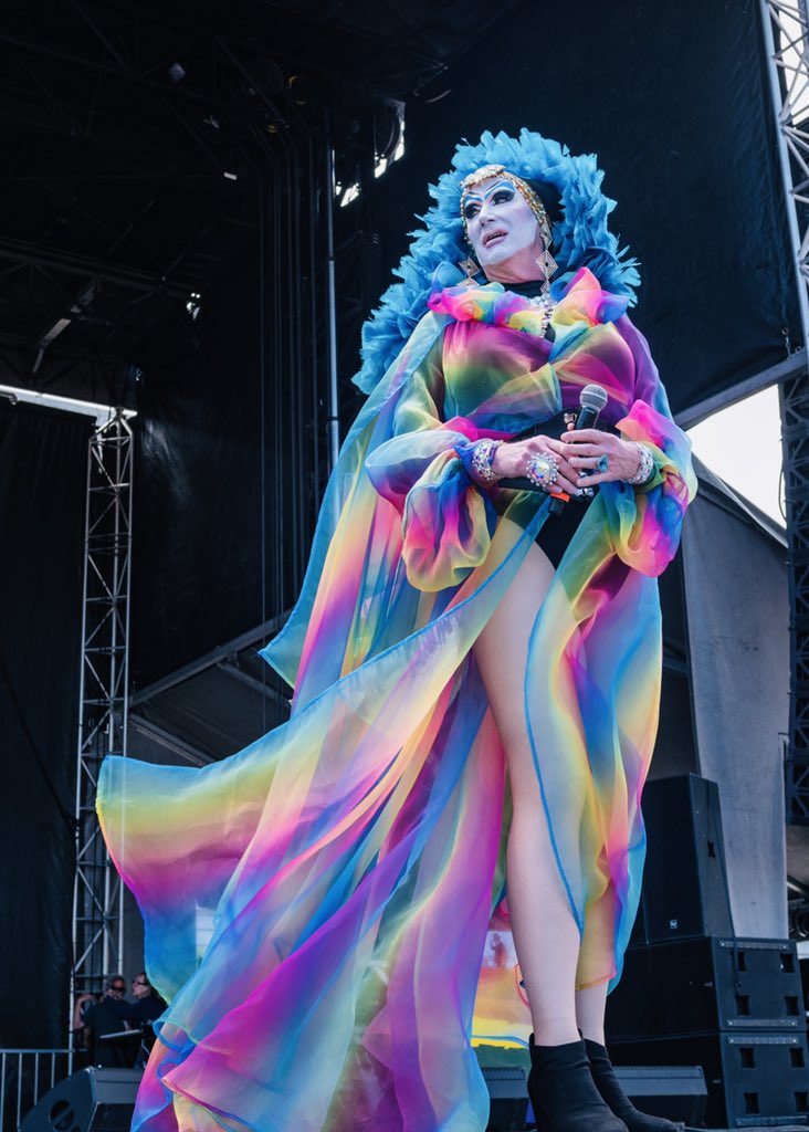 SisterRoma's tweet photo. Family friend: “I really want you to come to my wedding but try to tone down the gay.”

Me: https://t.co/345ydfMj01