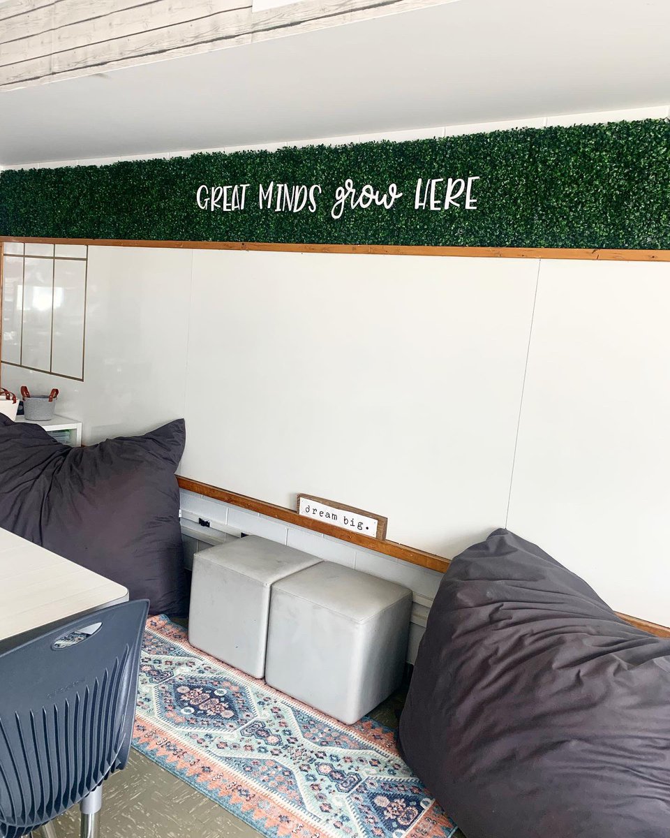 Teach2ReachST's tweet photo. This space is back to school ready! 💚 So excited to fill this space with my 5th grade leaders!  @JCPSKY @JCPSDL @RangelandLions @drkiggs @JCPSSuper @RangelandAP @kids_inspire #flexibleseating #JCPSDL #betterstartsnow https://t.co/tGilngYpRj