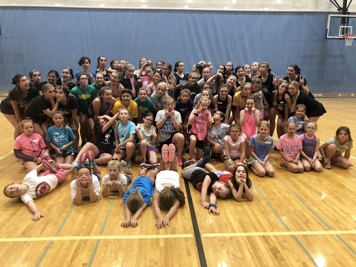 stevensonpom's tweet photo. We had SO much fun at our clinic with the Livonia Falcons today! We had a great time drilling kicks, practicing jumps, and team bonding. Check out our โFalcons Clinicโ Instagram highlights to see what we worked on today! We love you, Falcons! ๐๐ #LivoniaLove #Falcons #SHSVP https://t.co/aHmnOfjw6V