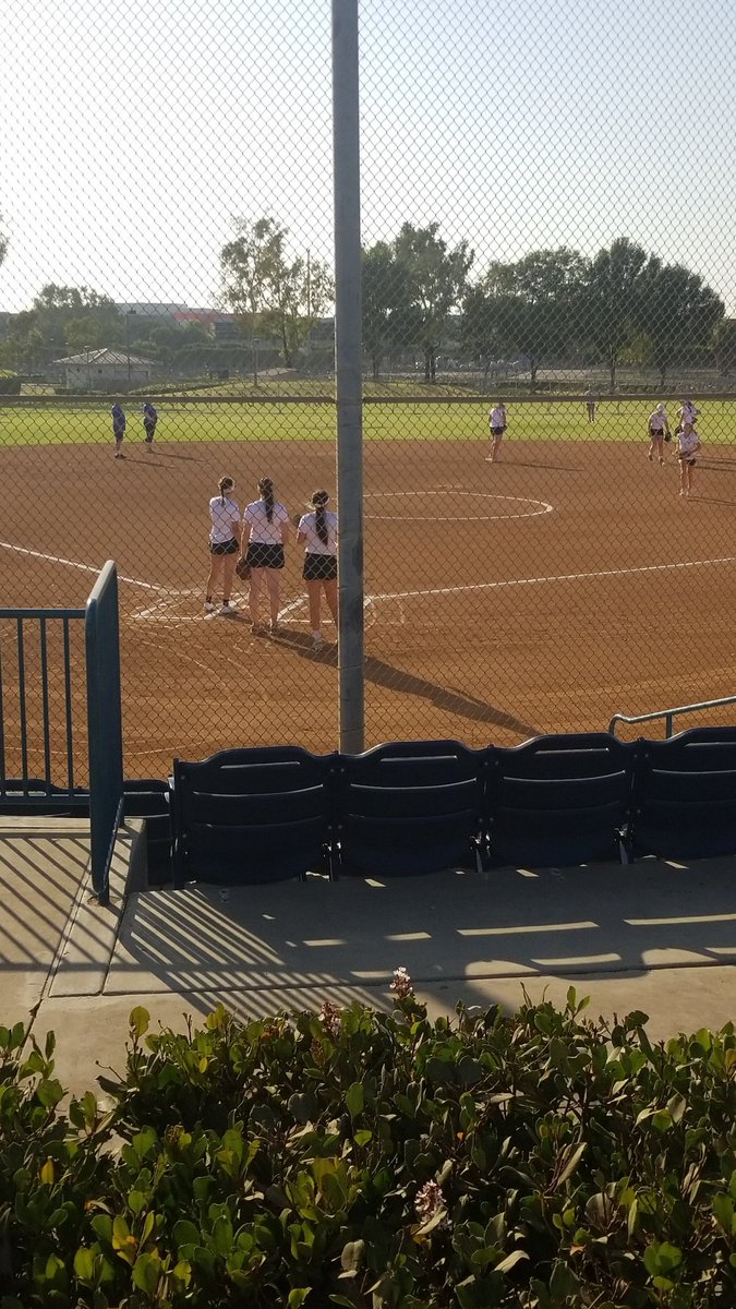 BWikston's tweet image. Here we go! First training session for U19 @SoftballIreland.