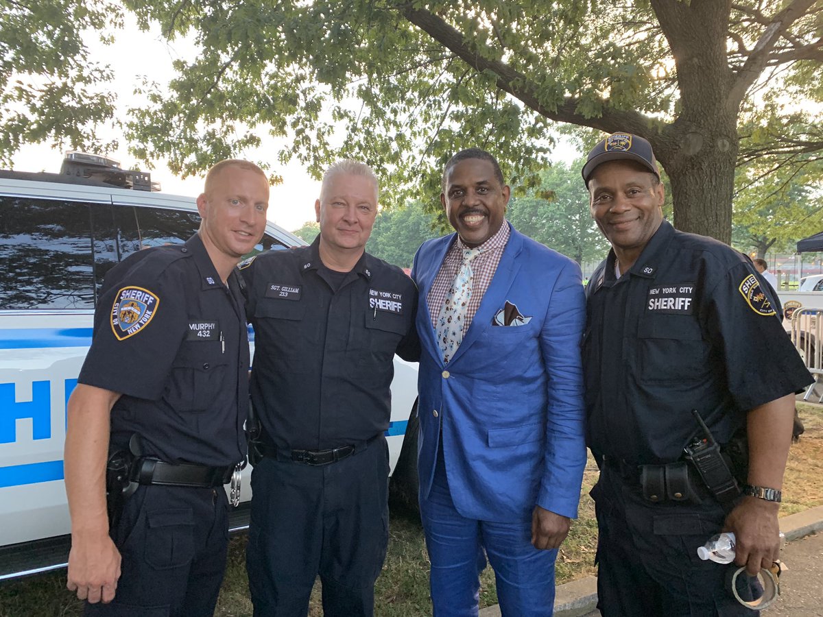 kevinparkernyc's tweet photo. National Night Out was a HUGE success! It was great to see other elected officials, officers,local businesses and residents come together for a great cause &amp; fellowship with one another. #NNO2019 #NationalNightOut #NNO #NYPD #CommunityPolicing #78Precinct #70Precinct #68Precinct https://t.co/1YlVp77ygu