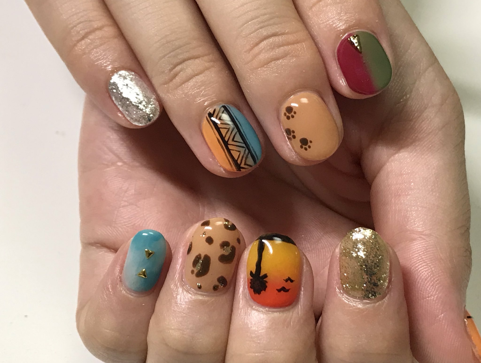 清水あきと おはようございます ライオンキング観に行きたい 痛くない痛ネイル 手書きネイル ライオンキングネイル