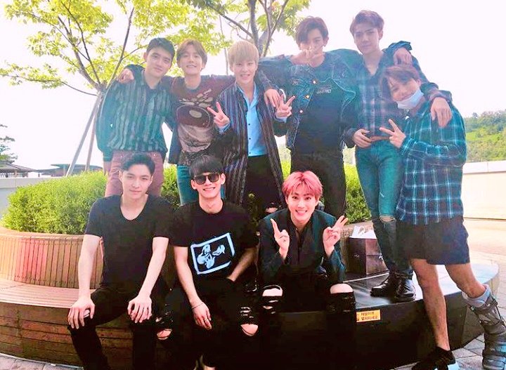 Hunii59508195's tweet photo. I don't know about anything ,, I just know those guys who were always by my side when I felt sad .. I can't imagine that Kai and baek one day will performance under the different name , I want also see them as #EXO 
#SuperGroupDisbandParty https://t.co/WpdGKims8Q