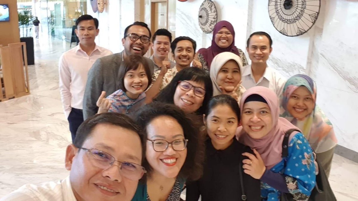 ShahrulAnaz's tweet photo. Happy @ASEAN Day. Let’s look forward towards the future of this region through the strengthening of cooperation in the pursuit of peace, security and stability for all people of Southeast Asia for the next 50 years and beyond. #HappyASEANDay https://t.co/ega6Bn7K42