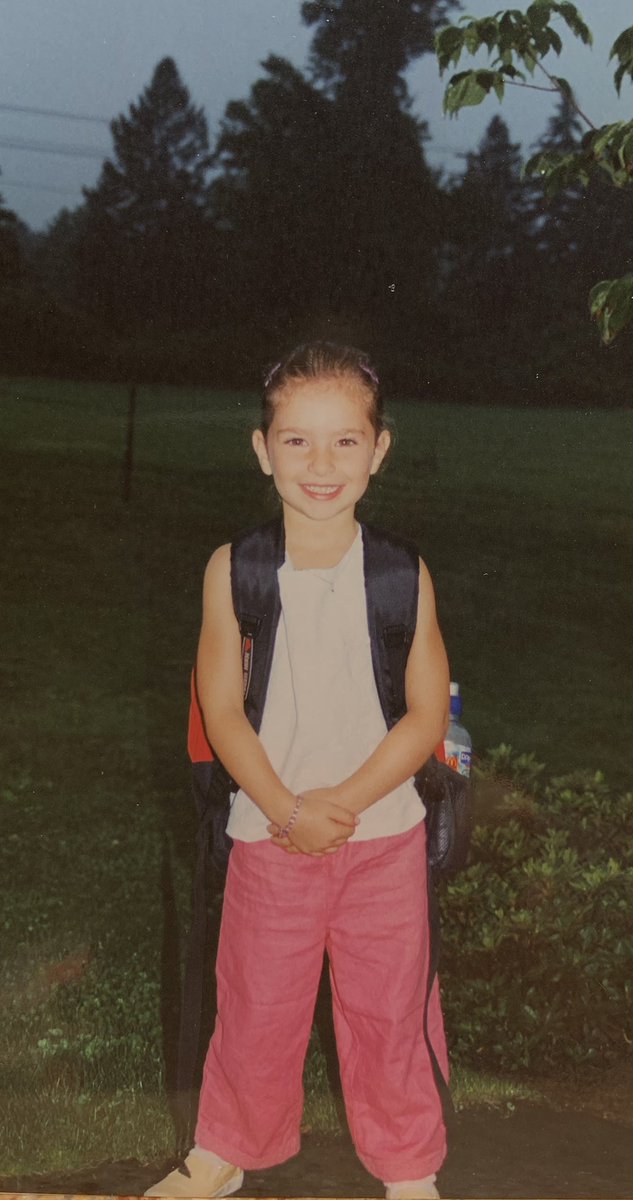 ShoshBedrosian's tweet photo. In honor of the first week of school in Alabama, check out first grade Shosh striking a pose on her first day many years ago ๐ @WAAYTV #FirstDayofSchoolExcitement #WAAY31 https://t.co/n42mrPjUrU