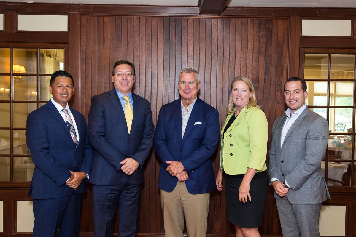 NM_WestHartford's tweet photo. John McTigue joined our Greater Hartford team to talk about leadership and focusing our goals. It was an honor to have one of the best NM Managing Partners pay us a visit. We remember his key points of honesty, attitude and perseverance to attain our goals. #WorkAtNM https://t.co/9BWDANFH7H