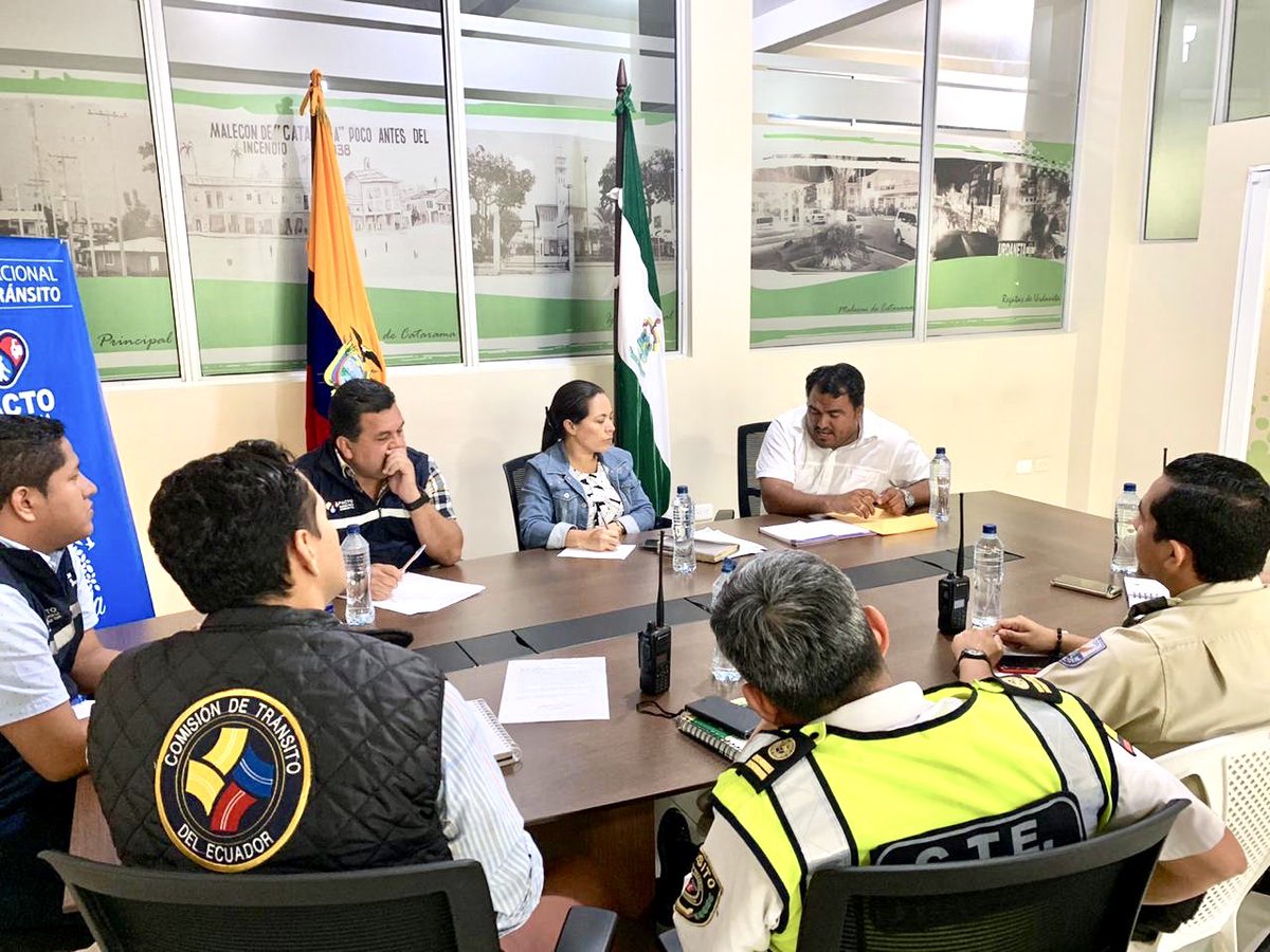 joseloor2016's tweet photo. | Los Ríos | Hoy mantuvimos Mesa de trabajo junto a autoridades de los GAD’S de #Montalvo, #Urdaneta #ANT_Ecuador, #Gober_LosRios y #PoliciaEcuador con el objetivo de coordinar acciones conjuntas que vallan en beneficio de precautelar la #SeguridadVial  #CTEPresente. https://t.co/Ch51RhOZdz