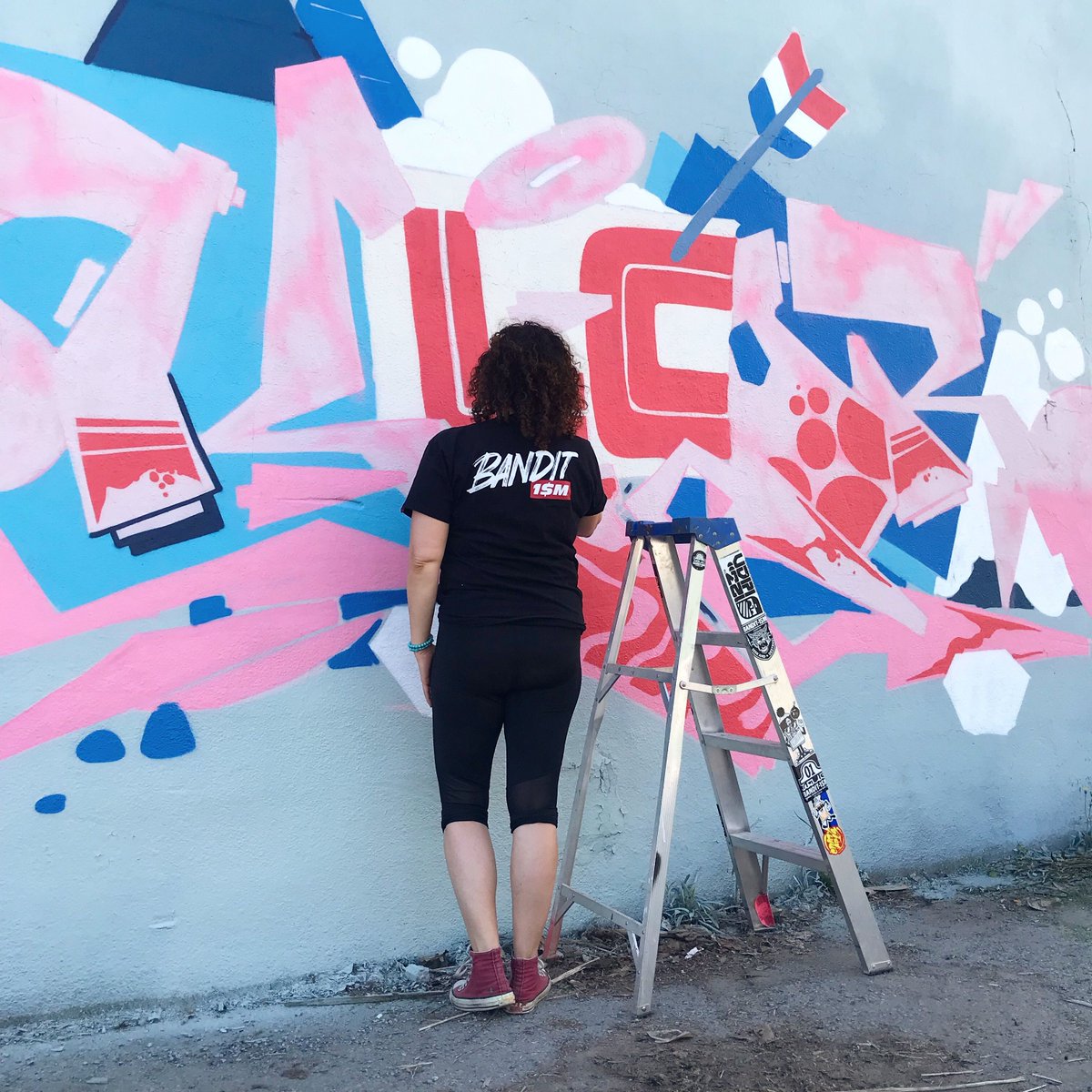 BANDIT1SM's tweet photo. Living Colors!
New Video Coming Soon! 😎
#123klan #pieceoftheday #makingof #styleisthemessage #banditism #klor #graffitiart #spraycanart #wall #paint #mtl #colors #mtn #montana94 #goodvibe #graff #graffiti #picoftheday https://t.co/O00XW6Dsel