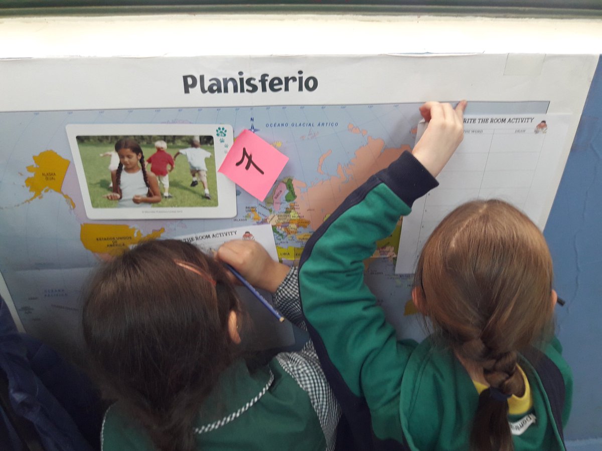 UncoEnglish's tweet photo. Making writing fun with this activity called "Write the room" ✏ Our second graders enjoyed it a lot. 
Thanks to @missirigoyen for this idea.
#unco2019 @santacruzdeunco @uncoglobalizado #LearnEnglish https://t.co/DKlabIiT1Z
