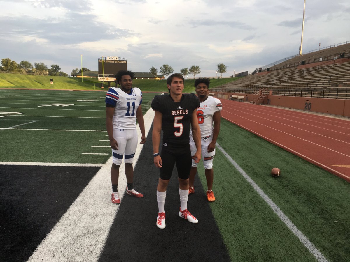 Lee_Passmore's tweet photo. Deondry Degrate, Joseph Plunk and Tarik Williams at the photoshoot for our Pigskin Preview. #pigskin ⁦@amarilloglobe⁩ https://t.co/z0Ams6SiUD