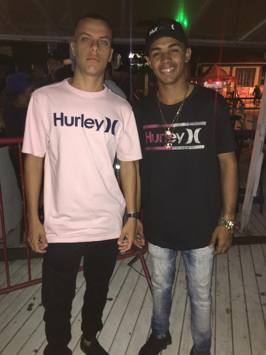 mykeeCRF's tweet photo. Aniversário do irmão.. 💥🍻😍"
@irFreitas7 #DeckCarioca ❤" https://t.co/pGf1kbSkFU