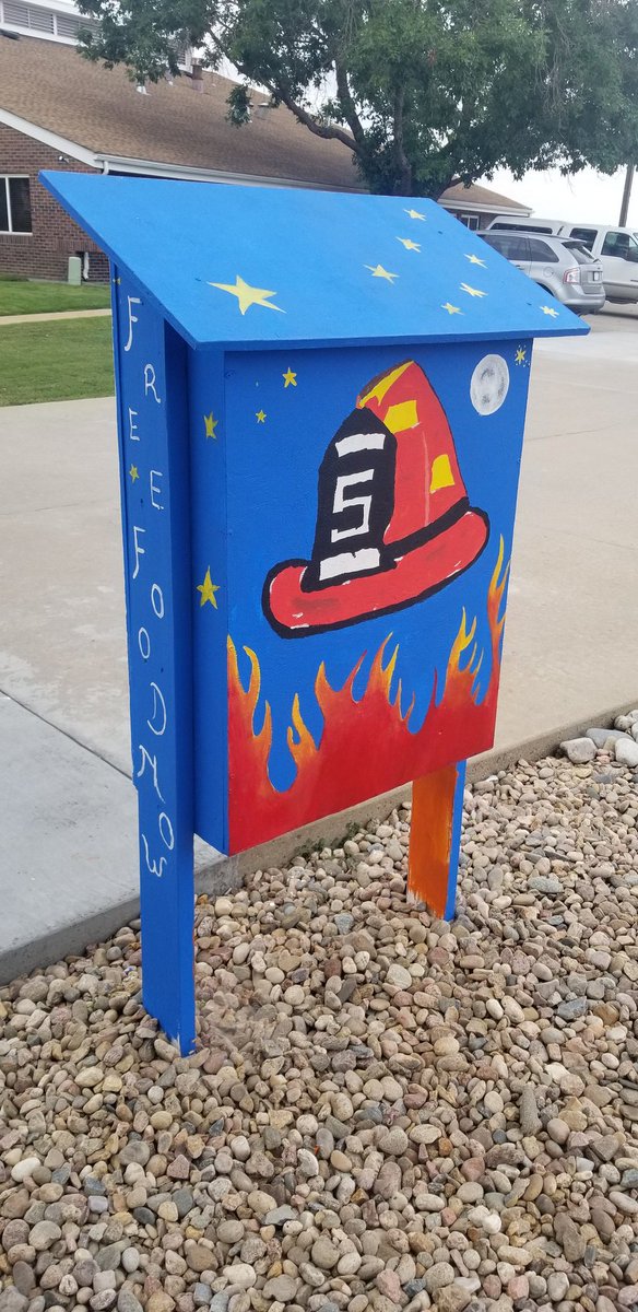 HeathRost's tweet photo. We added the flames, moon n stars and the 'blessing box' sign today at @ArvadaFire Staion 5! #freefoodnow #arvada #arvadablessingboxes @ArvadaPress @pantry_little https://t.co/OaxRiPW0CC