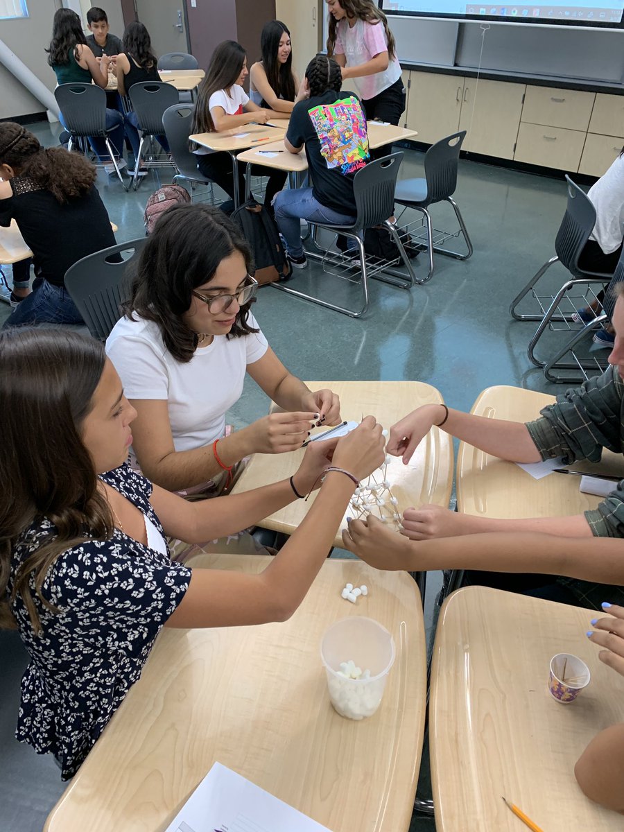 Damien_RST's tweet photo. Off to a great start of the school year thanks to @PHSLink_Crew and staff-led #WeekOfWelcome activities 🙌 #jusdshares https://t.co/hfivraWp2l