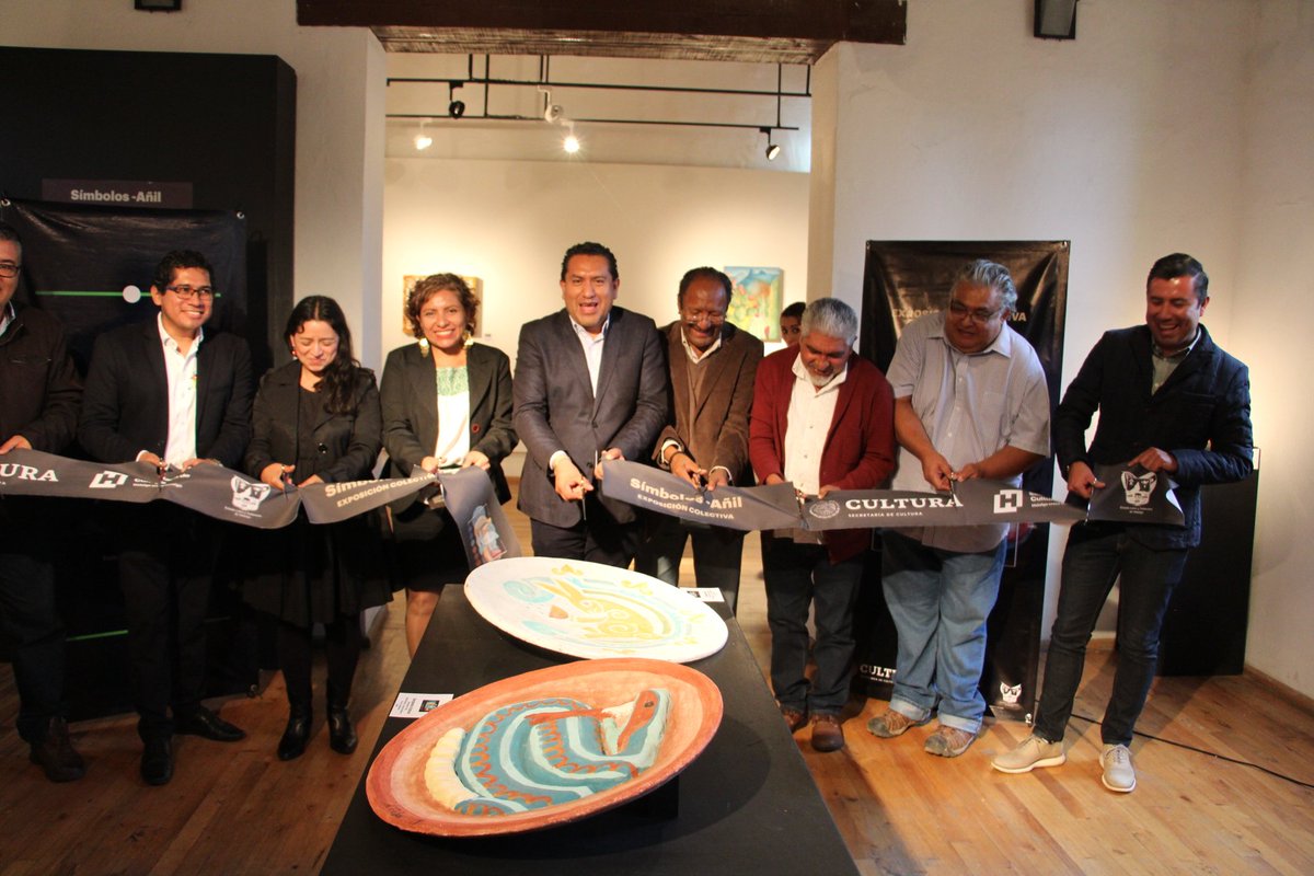 Olaff111's tweet photo. Inauguramos la exposición itinerante "Njät´i" en el #CCRealdelMonte. Resultado del trabajo de vinculación con el Museo Comunitario de La Labranza y el #CCValleMezquital, en el que participaron 28 artistas, bajo el asesoramiento del Mtro. Sergio Trejo.
¡Enhorabuena! 👏 https://t.co/0Gq8EpgFnl