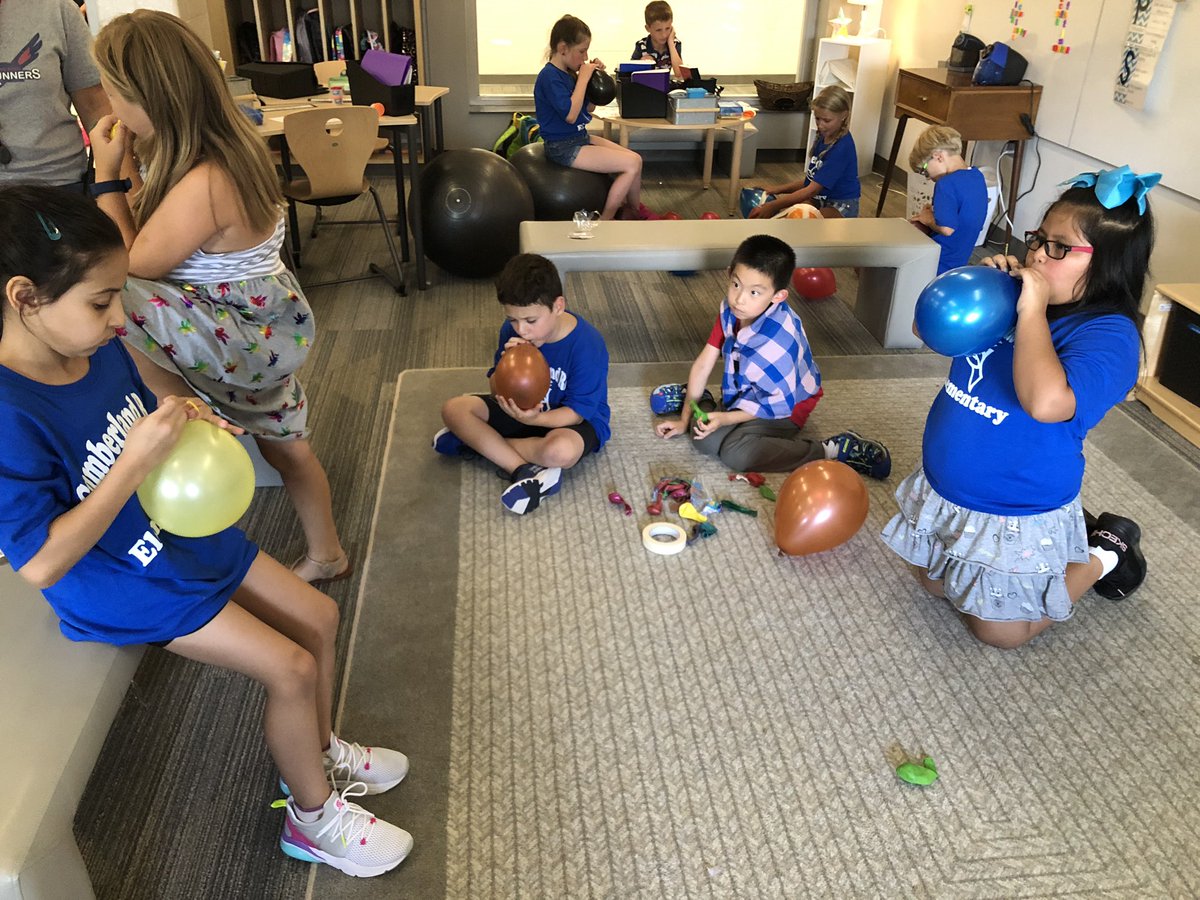 MrsDavisonCRE's tweet photo. Celebrated our “Happy First-day” in third grade! Nothing builds perseverance quite like blowing up balloons to make the tallest balloon tower. 🎈🎉 #HSEFirstDay https://t.co/rsLEeWZDkG