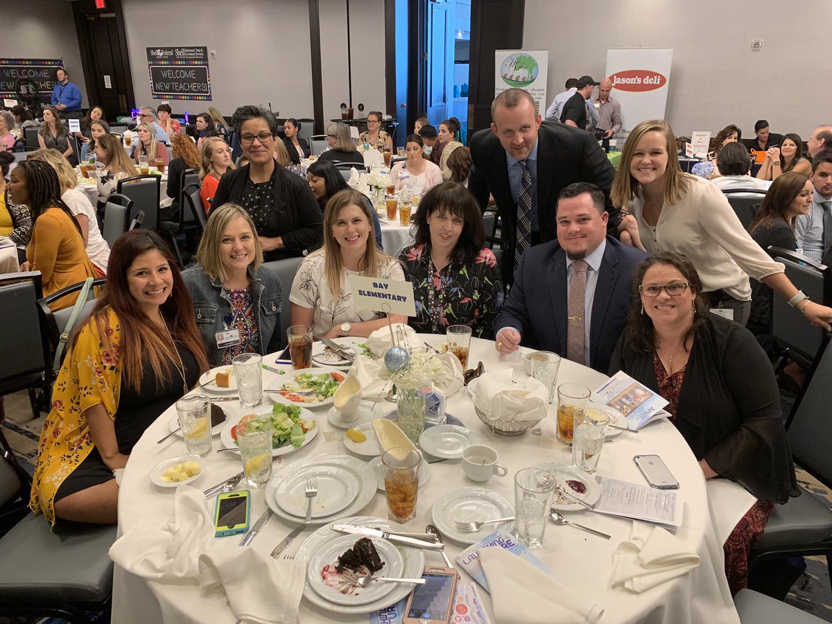 jmathis1317's tweet photo. It’s going to be a great year at Bay! Welcoming our new teachers to CCISD. #launchthefuture @BayEaglesSoar @ClearCreekISD https://t.co/zerXmpZD1t