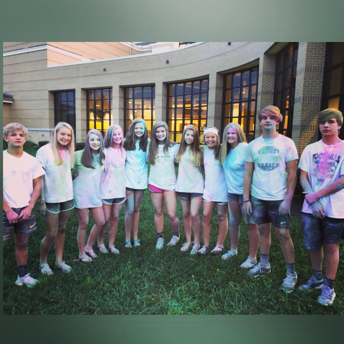 BuffyFrazier14's tweet photo. Color Wars to kick-off the fall semester at WEDPM!!! #colorwars #TKO #firststudents #middleschool #highschool https://t.co/aTIUEp3iUP