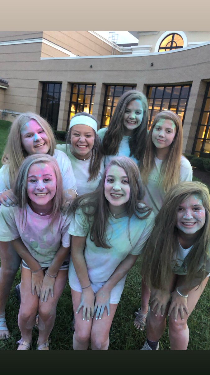 BuffyFrazier14's tweet photo. Color Wars to kick-off the fall semester at WEDPM!!! #colorwars #TKO #firststudents #middleschool #highschool https://t.co/aTIUEp3iUP