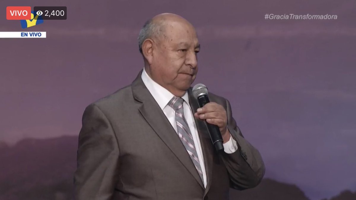 PrJCabrera's tweet photo. “Necesitamos fijar nuestros ojos en Jesús, solo así la obra del Espíritu Santo no cesa hasta que el creyente es conformado a la imagen del Maestro”. 
#GraciaTransformadora con el pastor Alejandro Bullón, participa a través de: https://t.co/vJBrXRigK1 
@adventistamno https://t.co/ayRWQc8fHE