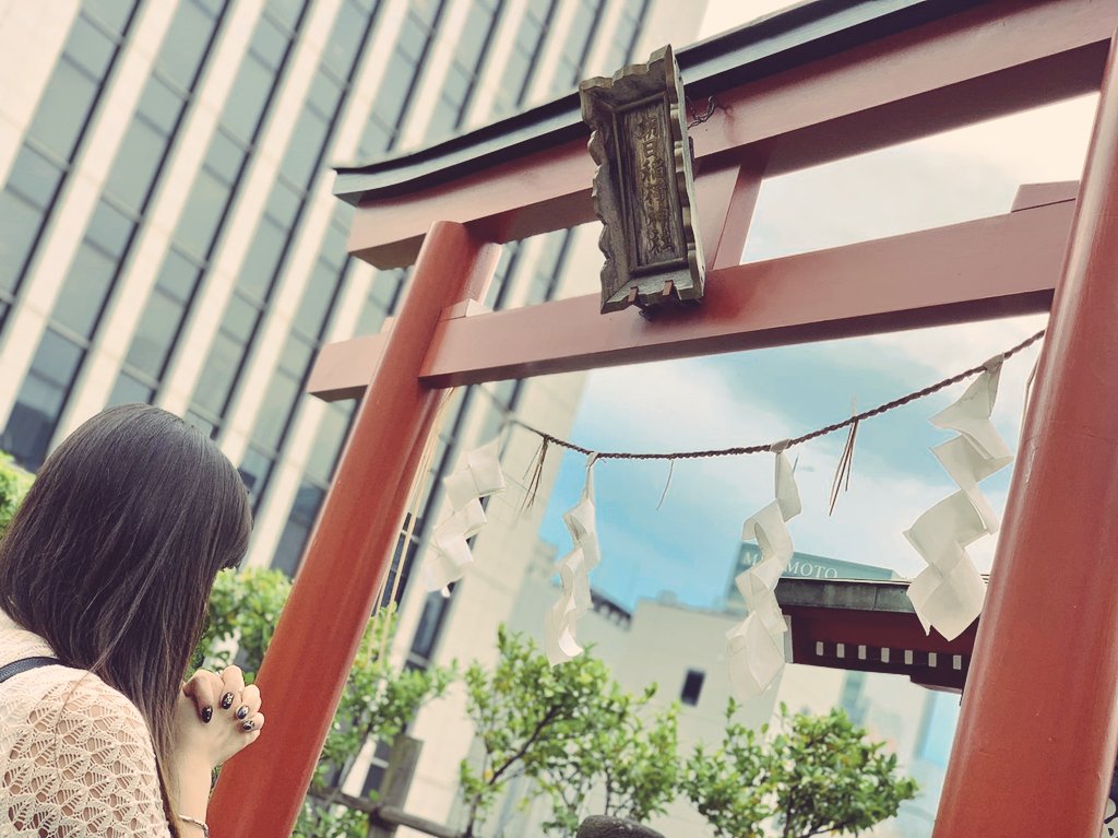 kitimaru0313's tweet photo. えええ…？めっちゃ良くない…？
最高に良くない…？実写じゃない…？
最後が一番エモいというオチ。
あそカメラマンさすが最高だね！卍

#天気の子 #新海誠 #RADWIMPS
@shinkaimakoto @YojiNoda1 https://t.co/vi3YwGEVjO