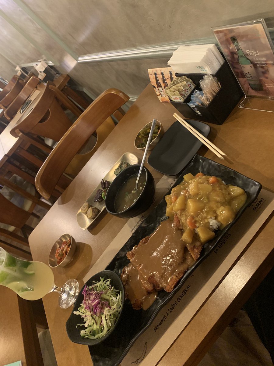 When I’m in Brazil  i feel like my spanish so lit... problem is Brazilians speak Portuguese.. I be like “hablas español?!” When I find someone that speaks..I be stunting like... “yea it’s my second language too”💁🏾‍♂️ 😂😂😂😂 .. also..I have no clue how much this meal cost 😩😂🤦🏾‍♂️🤷🏾‍♂️