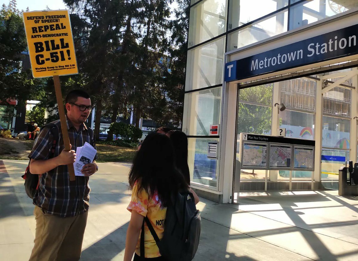 StopBillC51's tweet photo. This summer heat will not keep us off the streets #protestpapers #humanrights #democraticrights #C51 #repealbillc51 #burnaby #cdnpoli #vanpoli #yvr #privacy #spying https://t.co/2vg0urIY9O
