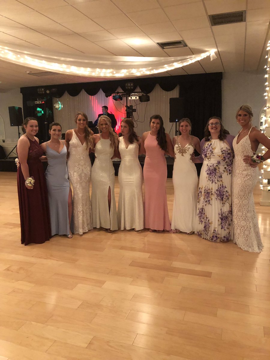 lindseykwalkerr's tweet photo. happy birthday Baylee!! So glad I got to ball out with you the past few years, you’re gonna do great at Lourdes!! Hope you had a good day💜 love ya https://t.co/fmhOQa2bV9