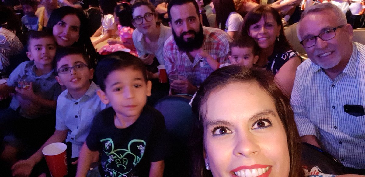 besquer's tweet photo. #DisneyOnIce https://t.co/8K5OfJA5fz