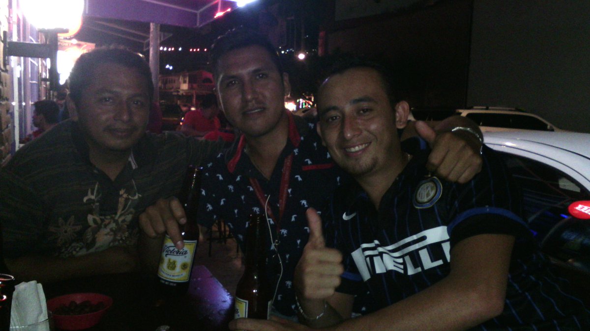 UAGlemus's tweet photo. Los amigos siempre esta en todos los momentos más difíciles de la vida. https://t.co/1tuYshB15N