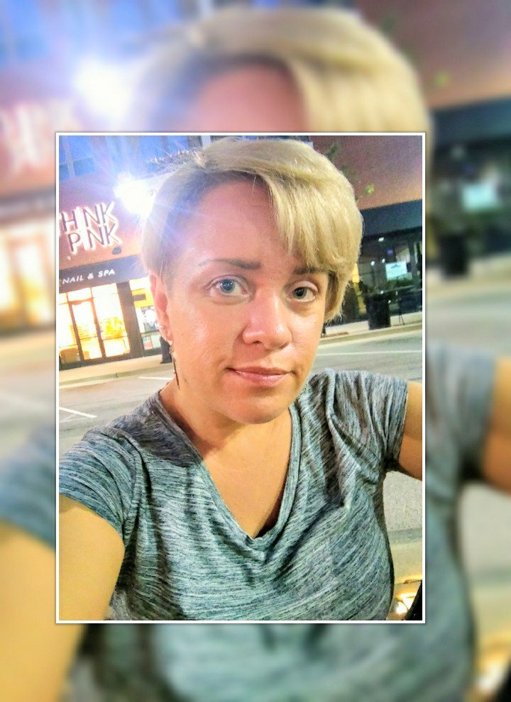 Csizzlez's tweet photo. #selfie #bealestreet #streetsofstcharles https://t.co/sBLnu26zqV