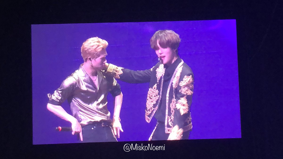 MiskoNoemi's tweet photo. Iโm so bad at uploading concert content after the concert LMAO Iโm just so busy and the concerts are so close together๐คง๐คง here is some MX content so I feel better haha #MonstaXinDAL #WEAREHERETOUR https://t.co/OXulC6KykA