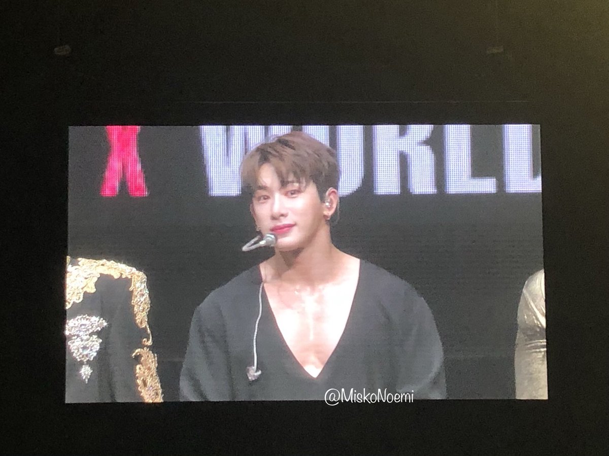 MiskoNoemi's tweet photo. Iโm so bad at uploading concert content after the concert LMAO Iโm just so busy and the concerts are so close together๐คง๐คง here is some MX content so I feel better haha #MonstaXinDAL #WEAREHERETOUR https://t.co/OXulC6KykA