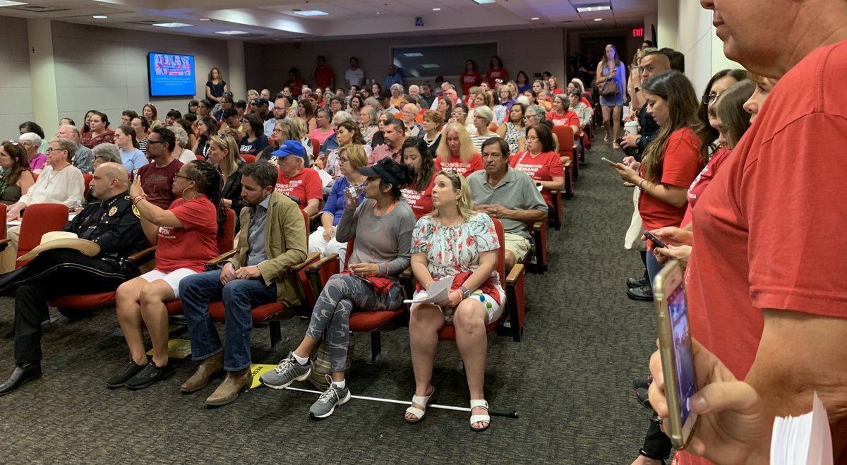 becca4TX121's tweet photo. For 3 yrs, I stood shoulder to shoulder with these amazing warriors as a volunteer lead organizer with TX @MomsDemand. Tonight, I was proud to join them as a mom and candidate for the #txlege. We need more moms on the other side of the desk.@BexarBlue #TX121 #BackgroundChecksNow https://t.co/qL7DsZscfX