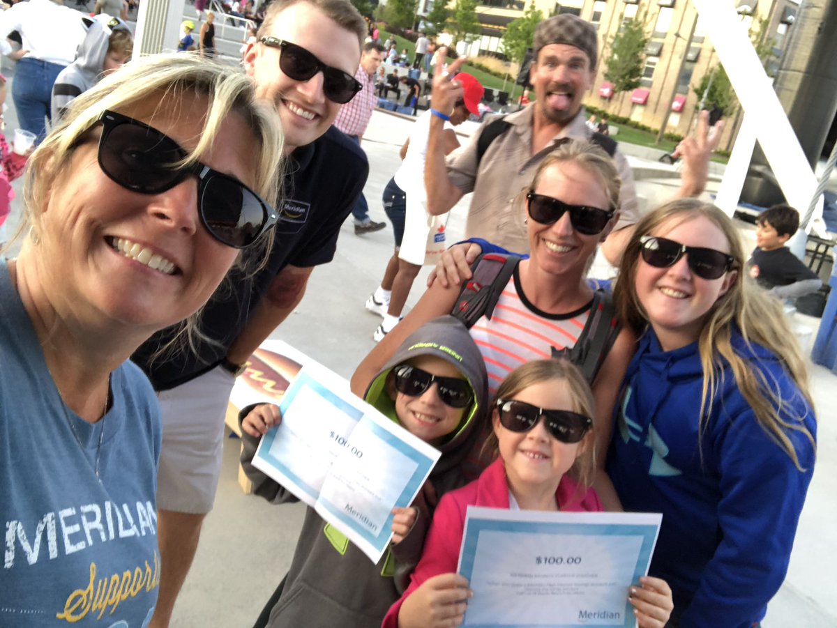 StephanieVeeck's tweet photo. Week 6 #LawnchairLumimata @MeridianCU #MeridianPlace #Barrie @DowntownBarrie with @barriefilmfest outdoor movie series was so much fun. Great meeting so many people and sharing the #Meridiandifference #SummerNights @ssattlermcu https://t.co/3lm4JO2JlF