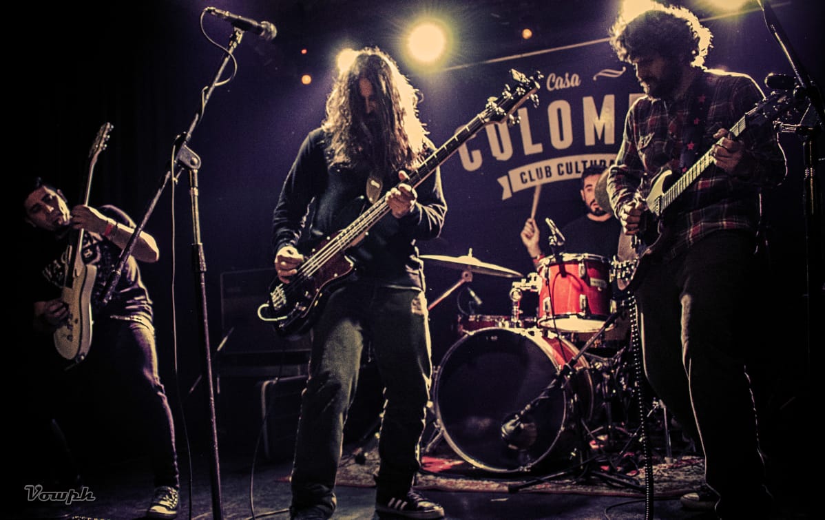 lucas_pez's tweet photo. Algunas imagenes captadas por @vowph_ de @JhonMutante en @CasaColomboCC
#Rock #Grunge #vivo #CasaColombo #photo #JhonMutante https://t.co/Xk2mfDMZJ1