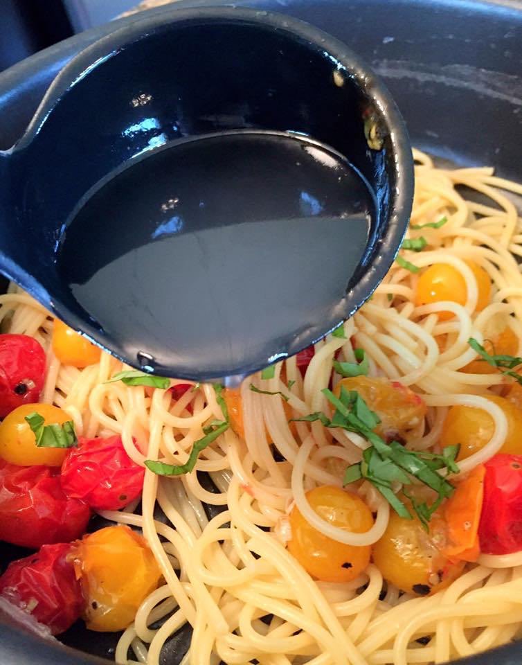 LetsCookSomFood's tweet image. This simple pasta dish is full of colors, flavors and so fresh.🍝🍅🧀 I say it’s summer perfection. ☀️
Grab the recipe 👉 wp.me/p8jOLp-yW
#foodie #foodporn #summerpasta #recipes