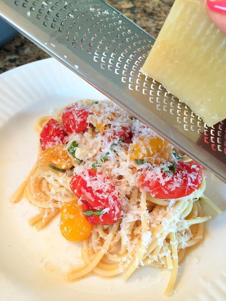 LetsCookSomFood's tweet image. This simple pasta dish is full of colors, flavors and so fresh.🍝🍅🧀 I say it’s summer perfection. ☀️
Grab the recipe 👉 wp.me/p8jOLp-yW
#foodie #foodporn #summerpasta #recipes