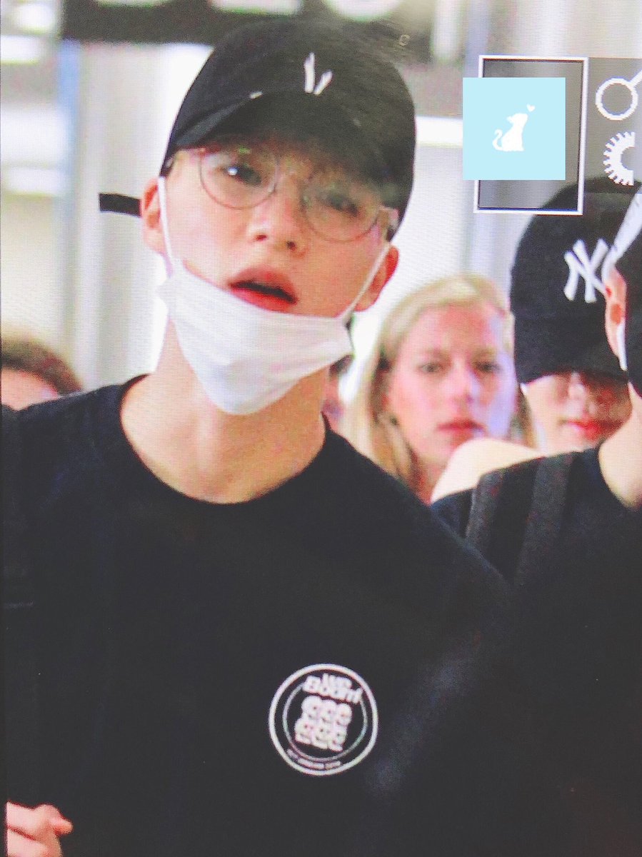 jeno in Glasses: a thread