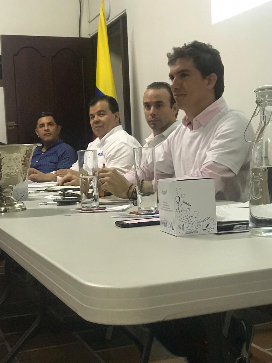 Michel_Maya's tweet photo. Seguridad y movilidad dos de las grandes preocupaciones de la #comuna22. Tenemos propuestas y queremos ser parte de las soluciones #MichelMayaAlcalde #CaliparaTodos #LaFuerzadeCreer https://t.co/wcDlos4nMn