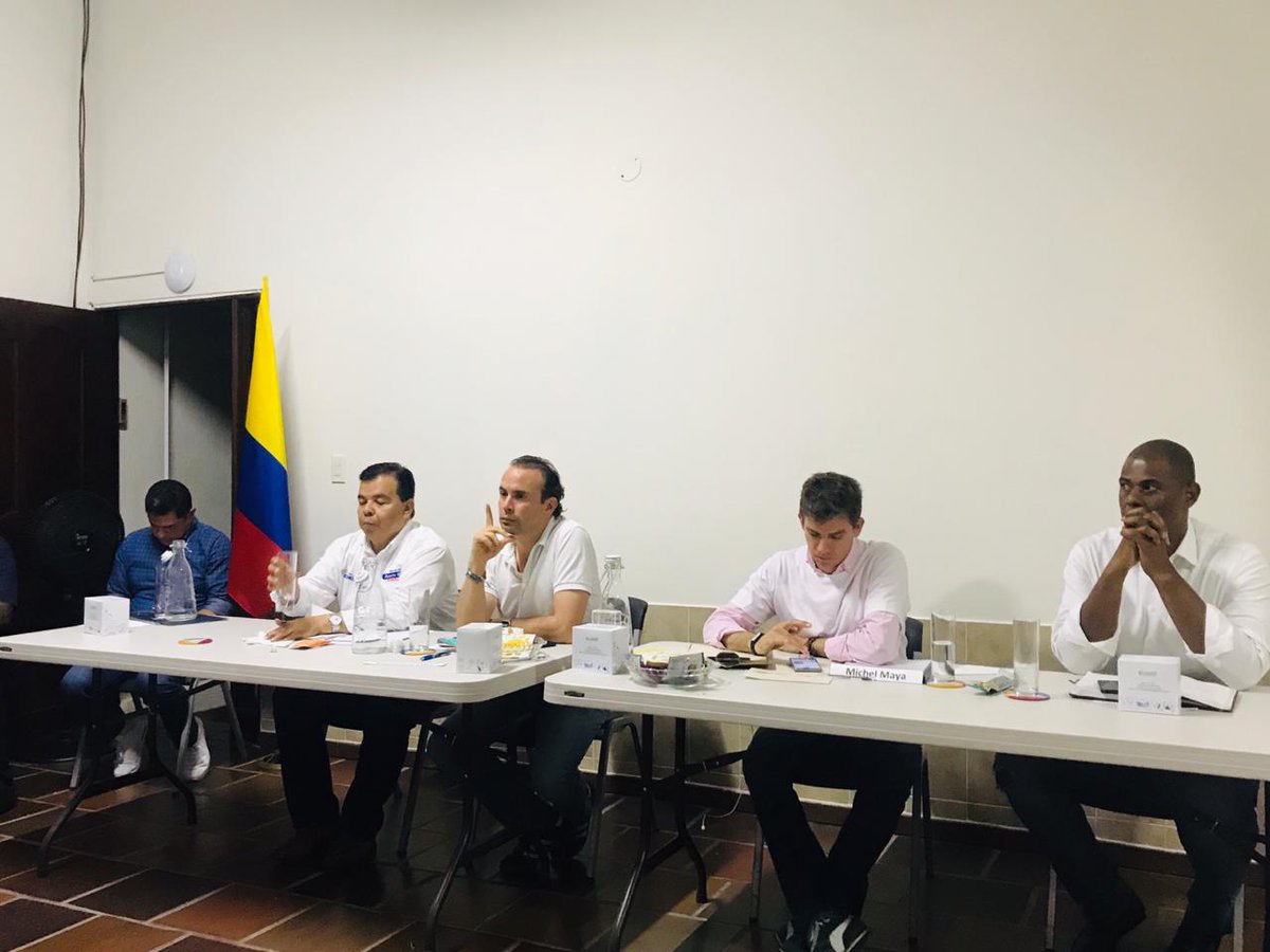 Michel_Maya's tweet photo. Seguridad y movilidad dos de las grandes preocupaciones de la #comuna22. Tenemos propuestas y queremos ser parte de las soluciones #MichelMayaAlcalde #CaliparaTodos #LaFuerzadeCreer https://t.co/wcDlos4nMn