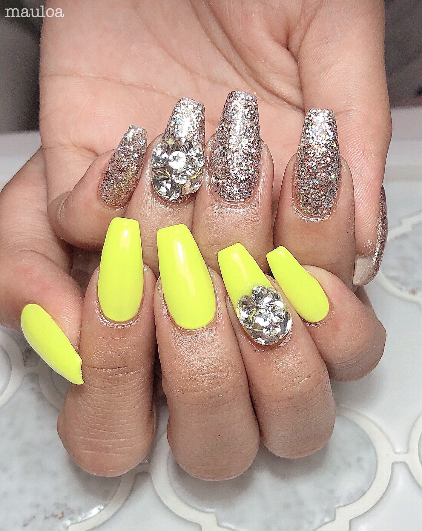 Mauloa ネオンイエローで夏 ありがとうございました ネイル ネイルデザイン オーダーチップ イエローネイル 夏ネイル19 アリシアスタン デザインチップ 夏ネイル Naildesign テラコッタネイル Mananails 手書きアート Nail タイル柄ネイル Mauloa ネオンイエローで夏 ありがとうございました ネイル ネイルデザイン オーダーチップ イエローネイル 夏ネイル19 アリシアスタン デザインチップ 夏ネイル Naildesign テラコッタネイル Mananails 手書きアート Nail タイル柄ネイル