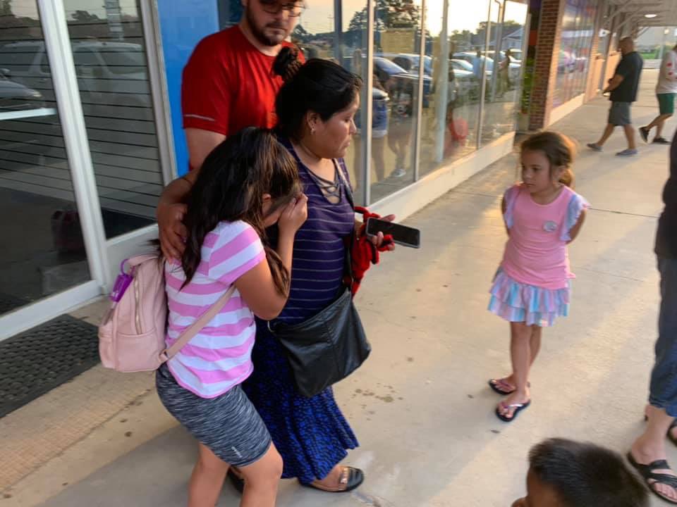 GuntherEagmm's tweet photo. This is Forest, Mississippi where one of the ICE raids happened  today children of those arrested are left relying on neighbors and strangers taking them to a local gym. This breaks my heart. https://t.co/2IrgHyNgdk