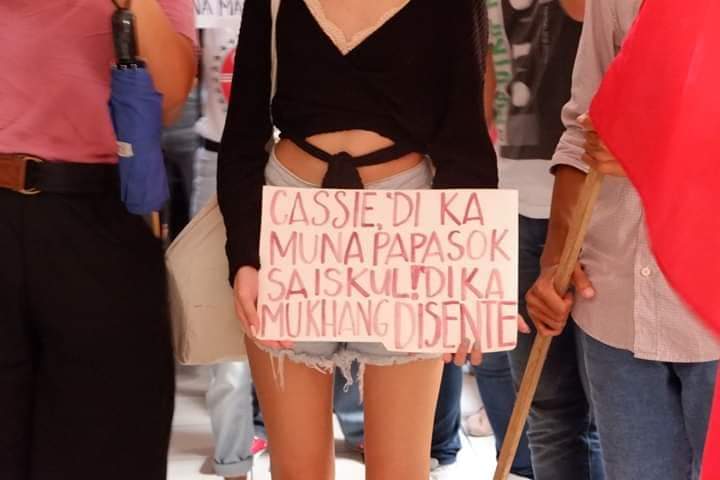 PreMed_Guy's tweet photo. #StopStudentRepression
#NoToDressCodePolicy
#NoToHigherGWA
#NoToMandatoryDrugTesting
✊✊✊
*All pics are not mine
CTO https://t.co/GqDEpRVH5e