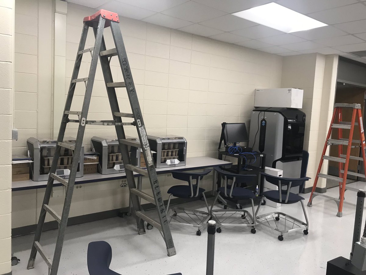 Principal_WHS's tweet photo. The PTLW space is coming together, excited to get students into the space!  @PLTWorg @BulldogLife_WHS @WaucondaHS118 @WaucondaCUSD118 https://t.co/T6JwFHUCzh