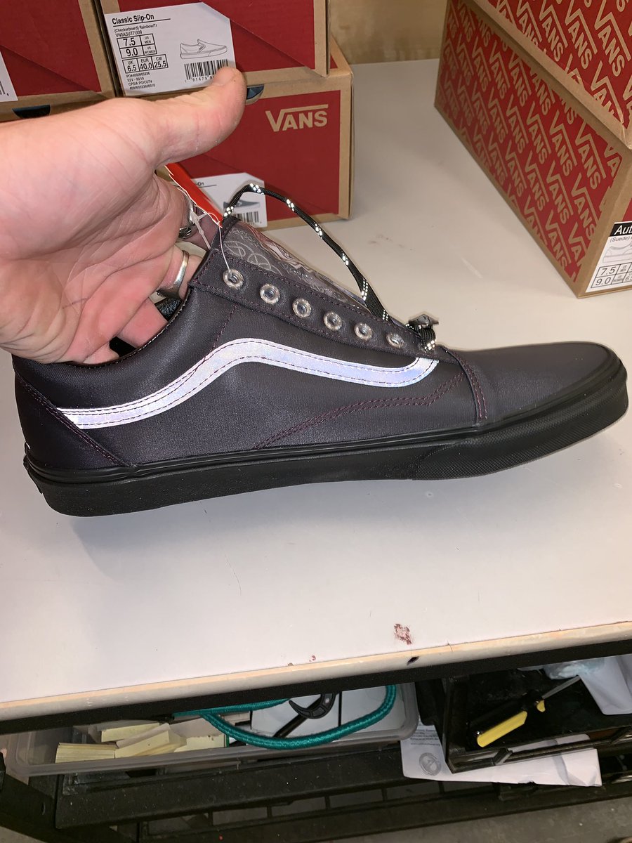 tdawg_1994's tweet photo. Yep... imma have to cop these 😅 #3MReflective https://t.co/JFkB1OUTQH