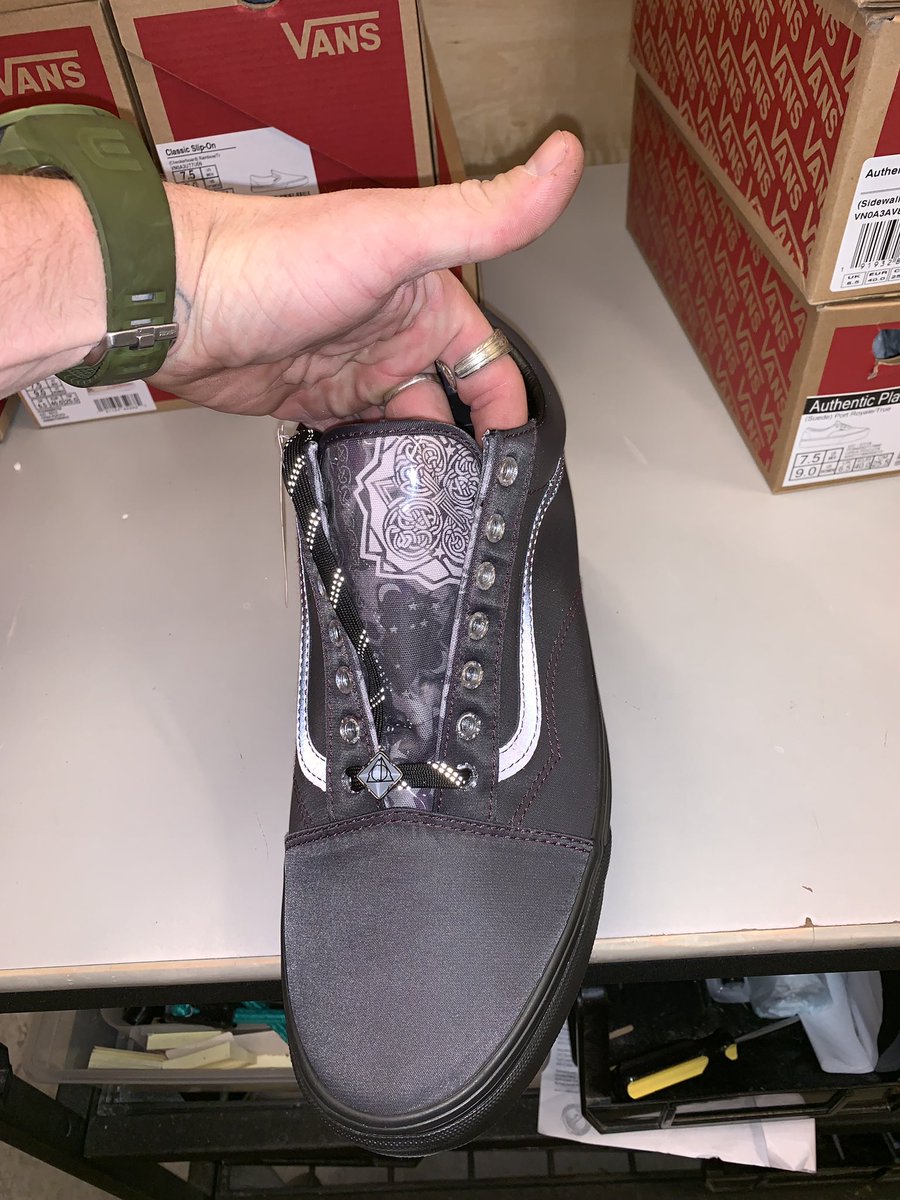 tdawg_1994's tweet photo. Yep... imma have to cop these 😅 #3MReflective https://t.co/JFkB1OUTQH